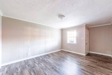 Main picture of 69 Carolane Dr
