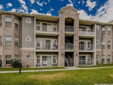 Main picture of 364 N Seven Peaks Blvd