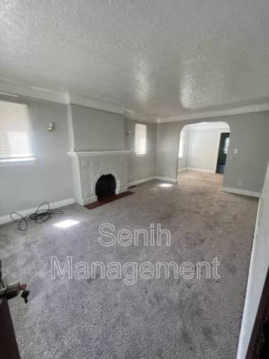 Main picture of 4627 Bedford St