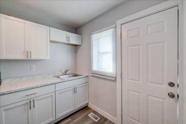 Main picture of 125 NW Aurora Ave