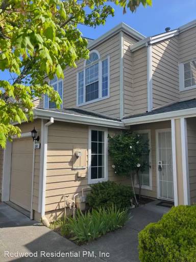 Main picture of 516 Laurel Grove Cir