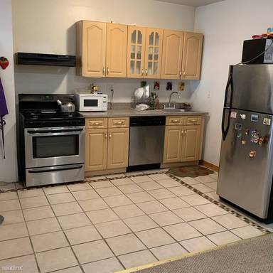 Main picture of 90 Stanhope St