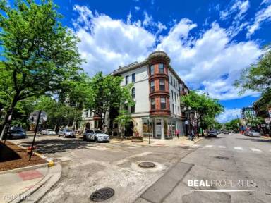 Main picture of 3516 N Broadway St