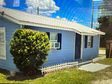 Main picture of 279 NE Ark Pl