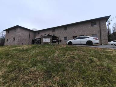 Main picture of 704 S 2nd St
