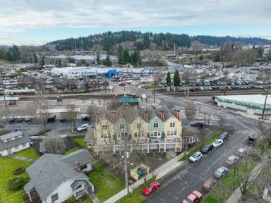 Main picture of 816 Cherry Ave