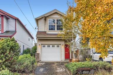 Main picture of 3347 NE 75th Ave