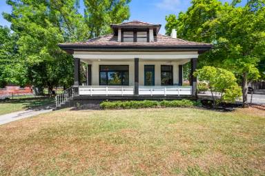 Main picture of 1027 E Emerson Ave