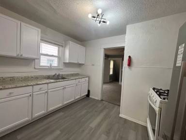 Main picture of 8827 Park Heights Ave