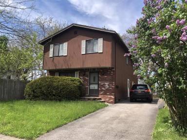 Main picture of 144 Blakeslee St