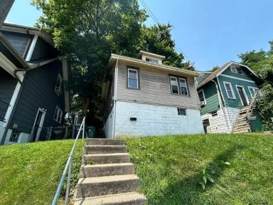 Main picture of 4417 Colerain Ave