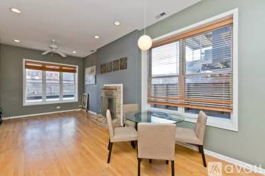 Main picture of 1317 N Wicker Park Ave