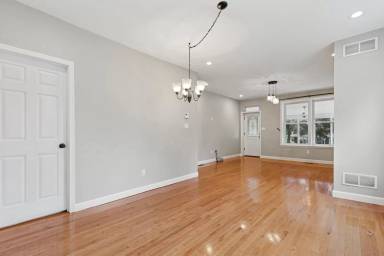 Main picture of 232 E 10th Ave