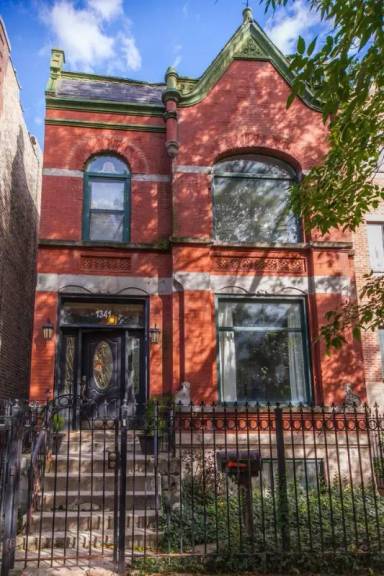 Main picture of 1341 N Artesian Ave