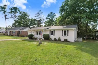 Main picture of 458 Sandhill Dr
