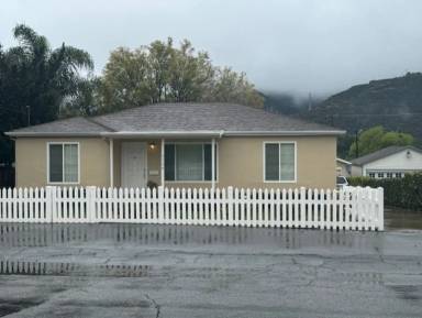Main picture of 3128 Altura Ave