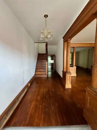 Main picture of 106 Pine St