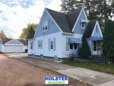 Main picture of 221 N 3rd Ave