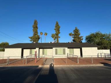 Main picture of 2323 W Fairmount Ave