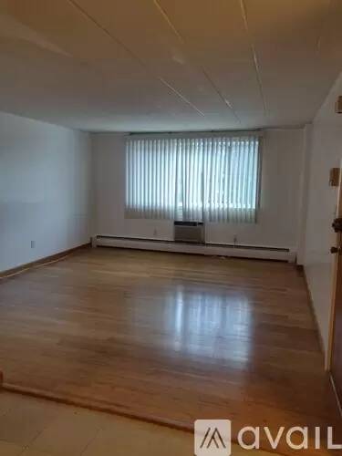 Main picture of 20 Nelson Dr