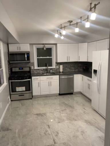 Main picture of 530 Voorhees Ave
