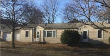 Main picture of 10 Carlton Dr