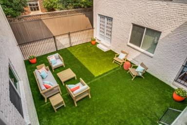 Main picture of 5444 Gaston Ave