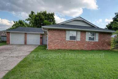 Main picture of 7604 NW 29th St