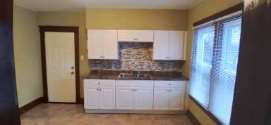 Main picture of 6401 Hosmer Ave