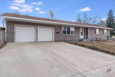 Main picture of 301 Island Dr E
