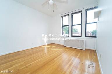 Main picture of 4 Commonwealth Ct