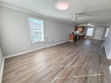 Main picture of 423 Broussard Ln