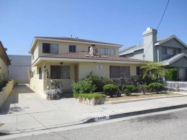 Main picture of 4446 W 142nd St