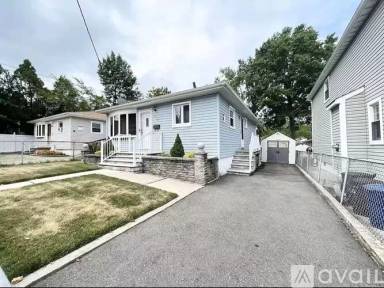 Main picture of 174 Mann Ave