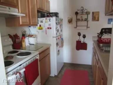 Main picture of Lakeshore Heights Apartments