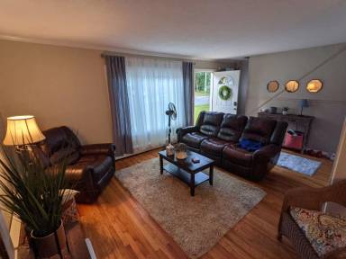 Main picture of 73 Emerald Rd