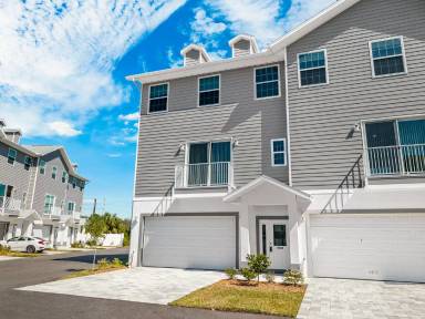 Main picture of 5730 Biscayne Ct