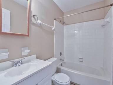 Main picture of 751 Livingston Ct