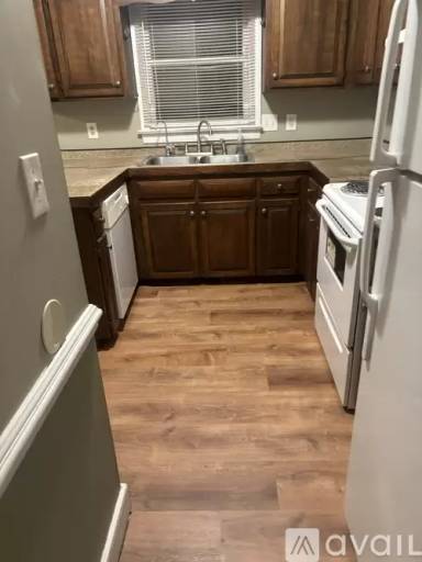Main picture of 6921 Sandringham Dr