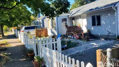 Main picture of 7337 16th Ave SW