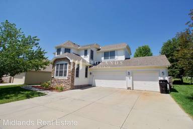 Main picture of 2704 Tulip Ln