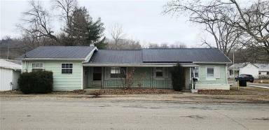Main picture of 702 W Pike St