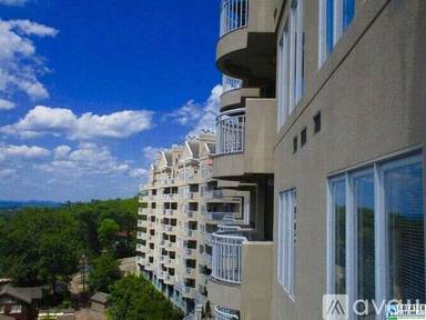 Main picture of 2600 Arlington Ave S