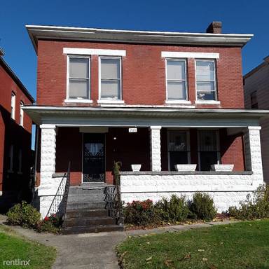 Main picture of 203 W Collins Ct