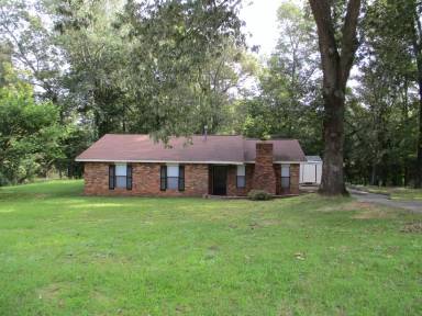 Main picture of 4362 Saxon Dr