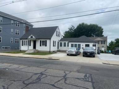 Main picture of 441 Admiral St