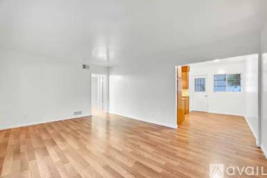 Main picture of 2250 Valencia Ave