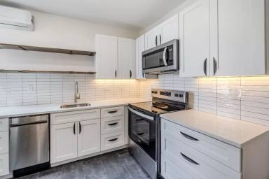 Main picture of 823 W 36th St