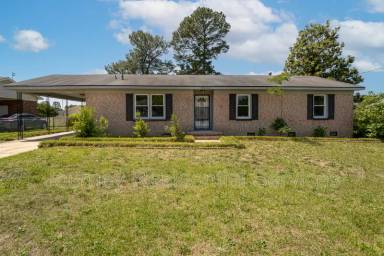 Main picture of 6033 Santa Fe Dr