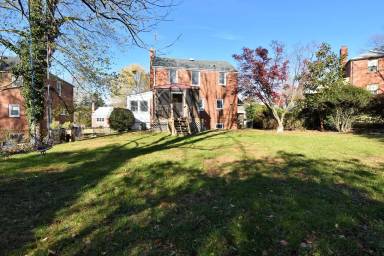 Main picture of 2302 Dexter Ave